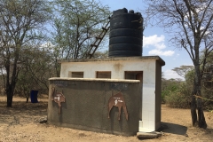 Bathroom at the Serengeti hippo pool